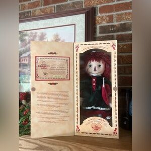 Raggedy Ann Special Edition
Collector Holiday Keepsake Doll